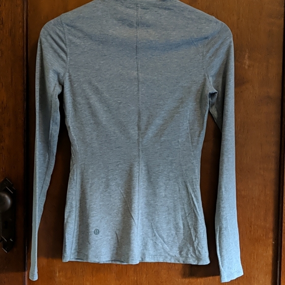 Lululemon Long Sleeve Grey Top - Picture 3 of 4